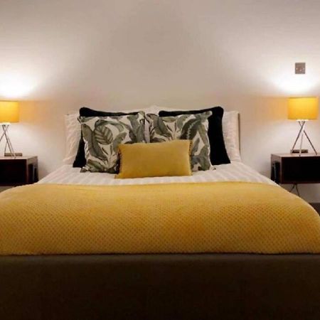 Doncaster City Centre Deluxe Whole Apartment Sleeps 4 D19 Eksteriør billede