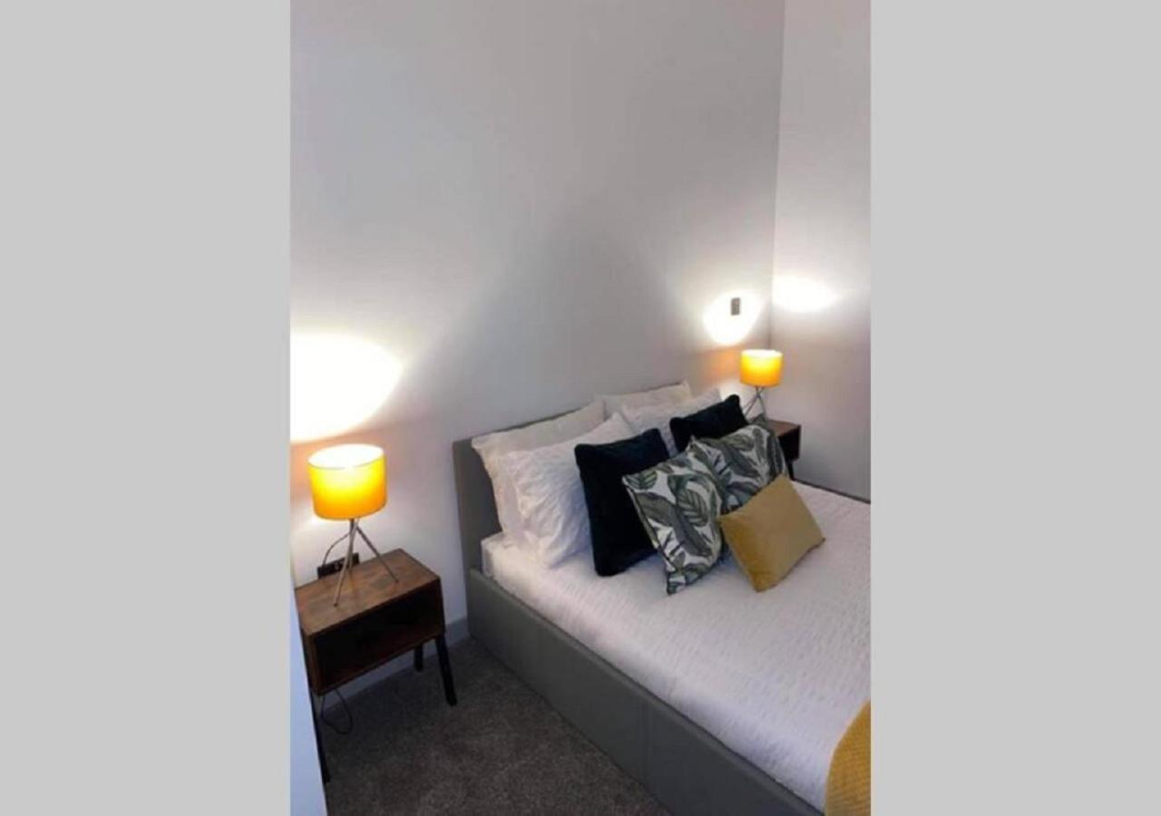Doncaster City Centre Deluxe Whole Apartment Sleeps 4 D19 Eksteriør billede